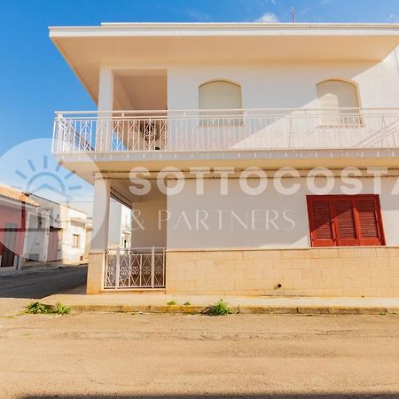 Апартаменты Moon & Sun Flat - Sant'Isidoro Сант-Исидоро Экстерьер фото